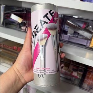 IT Cosmetics Luxe Brush Set - Silver and Pink